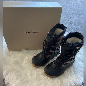 Burberry Montrose Winter Boots